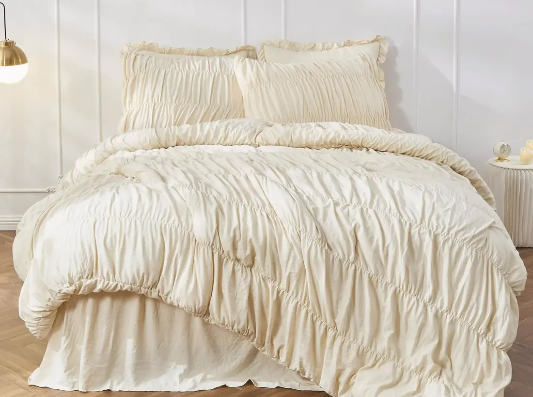 Romance Ruffle — Blush Bow four-piece bedding design